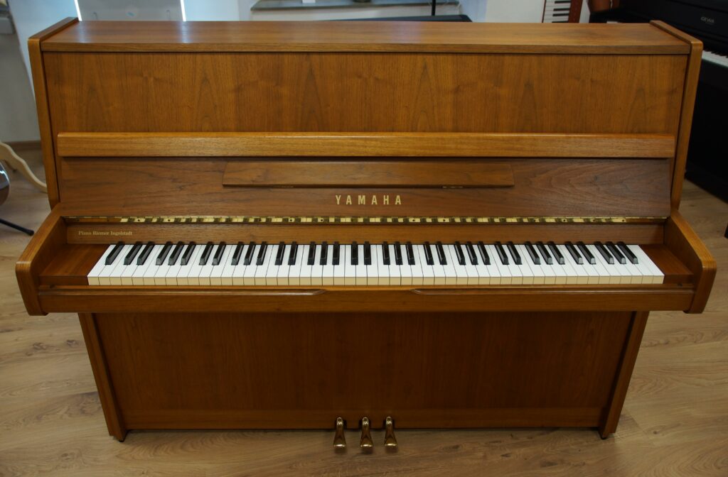 Piano "Yamaha"